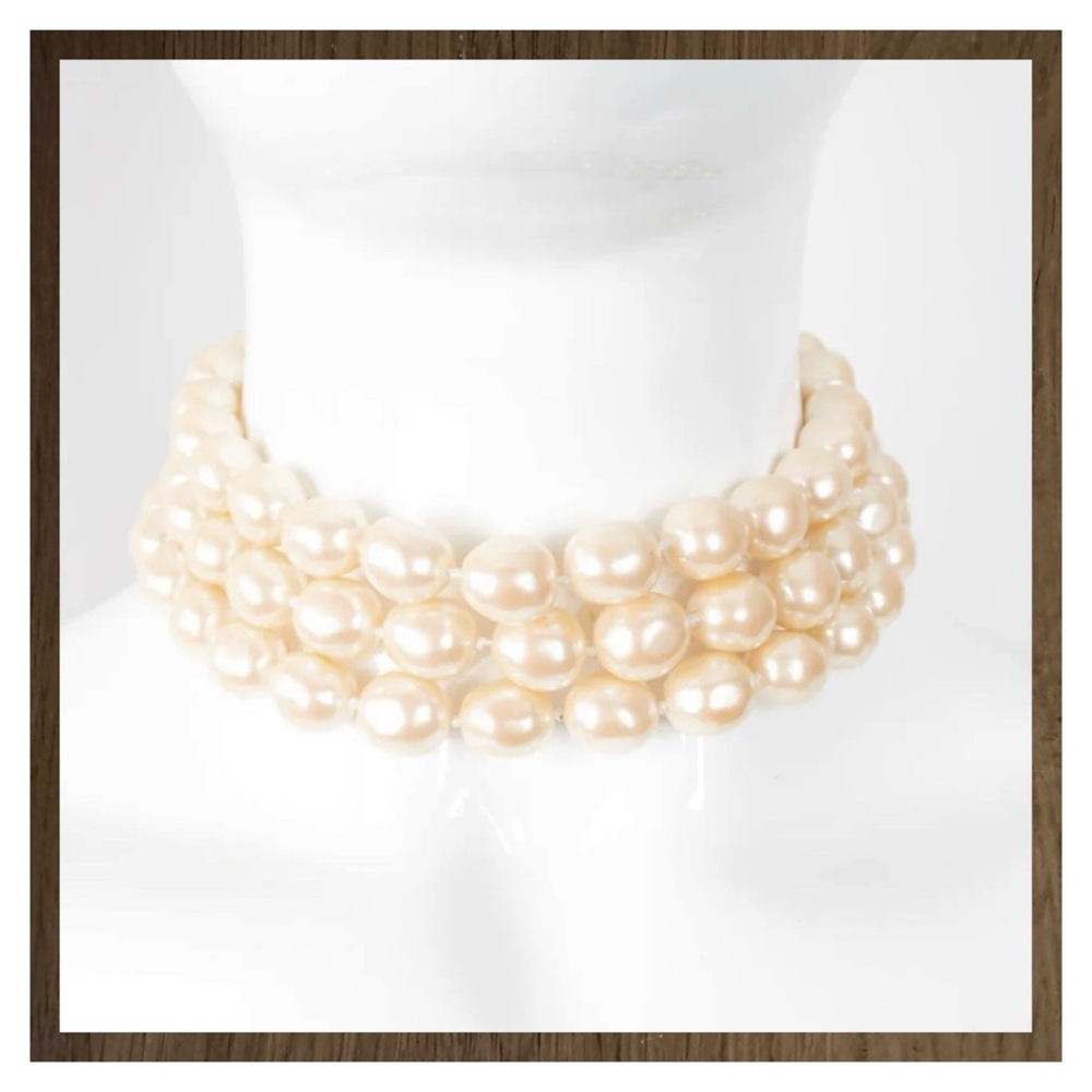 Vintage Monet Triple Strand Pearl Choker - Picture 10 of 13